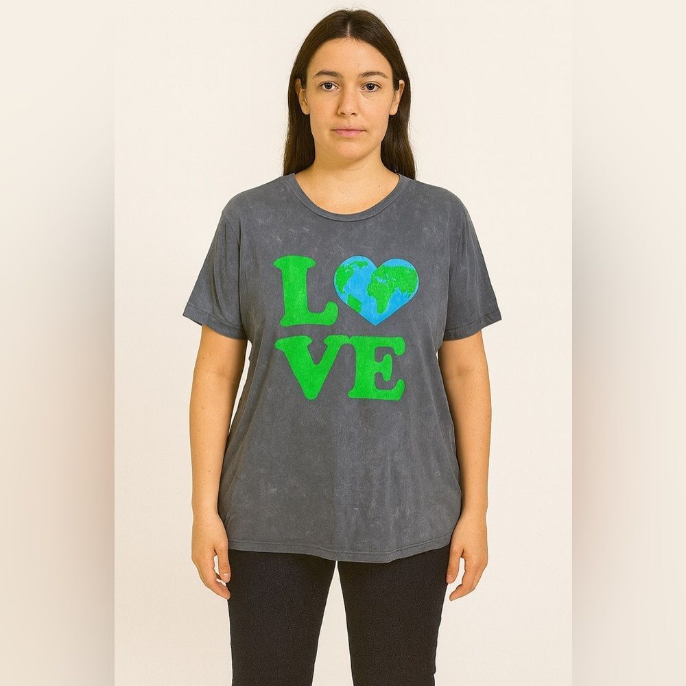 Acemi “Love Earth” Graphic Tee – Gray